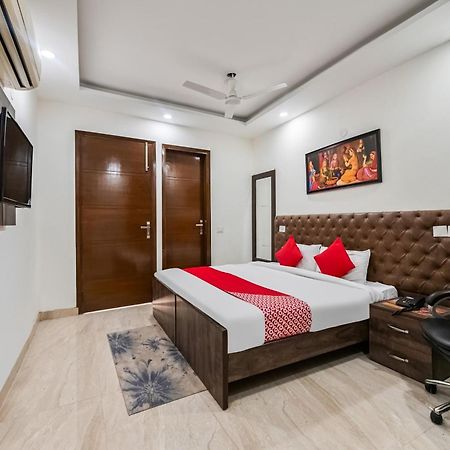 Hotel O Premium Rooms Chhatarpur 新德里 外观 照片
