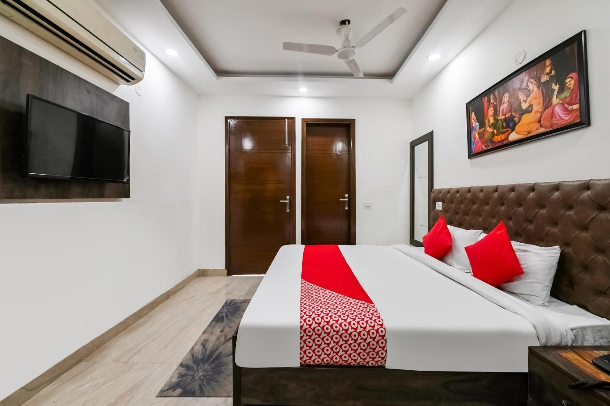 Hotel O Premium Rooms Chhatarpur 新德里 外观 照片