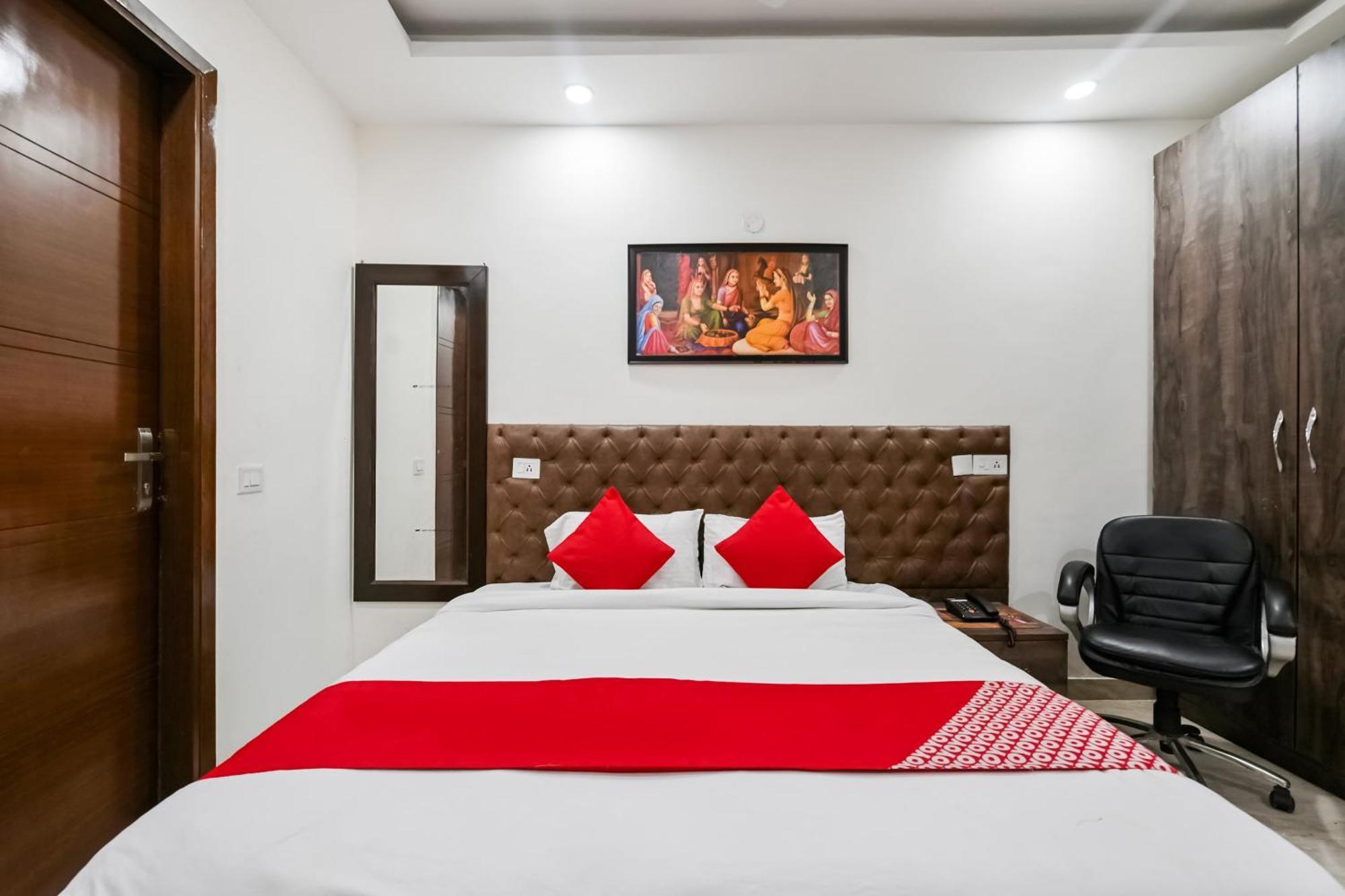 Hotel O Premium Rooms Chhatarpur 新德里 外观 照片