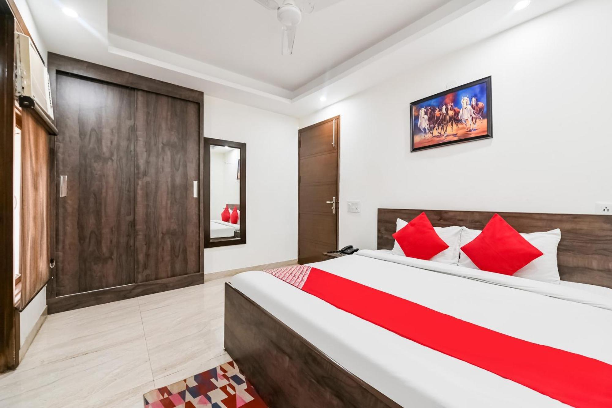 Hotel O Premium Rooms Chhatarpur 新德里 外观 照片